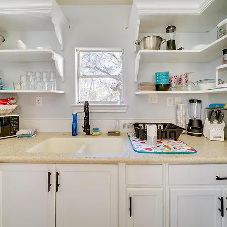 Cozy Bandera Cottage With Medina River Access! Exterior photo