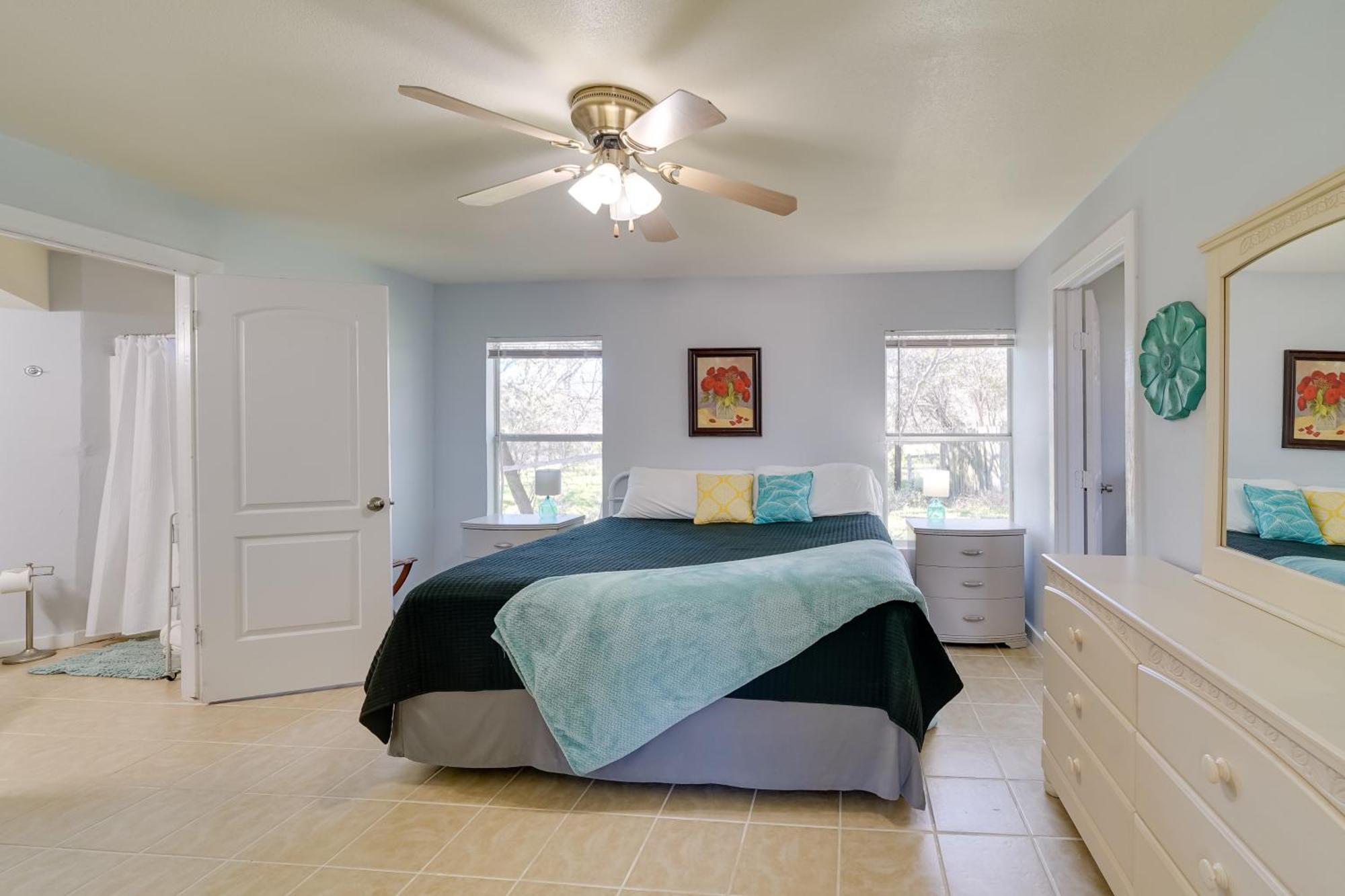 Cozy With Medina River Access! Holiday home *