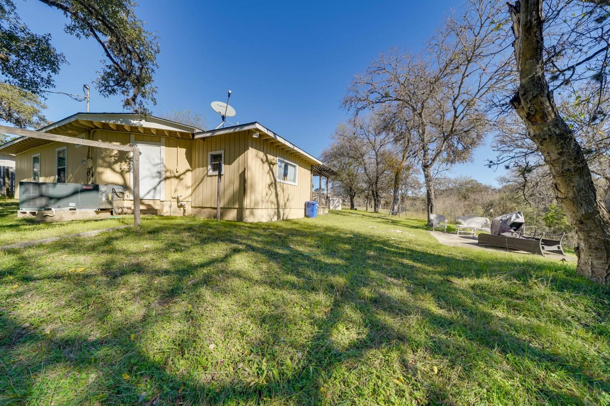 Cozy With Medina River Access! Holiday home